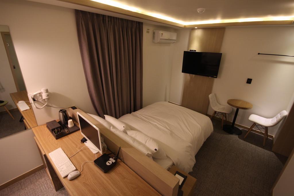 Design Hotel Xym Ульсан Екстер'єр фото